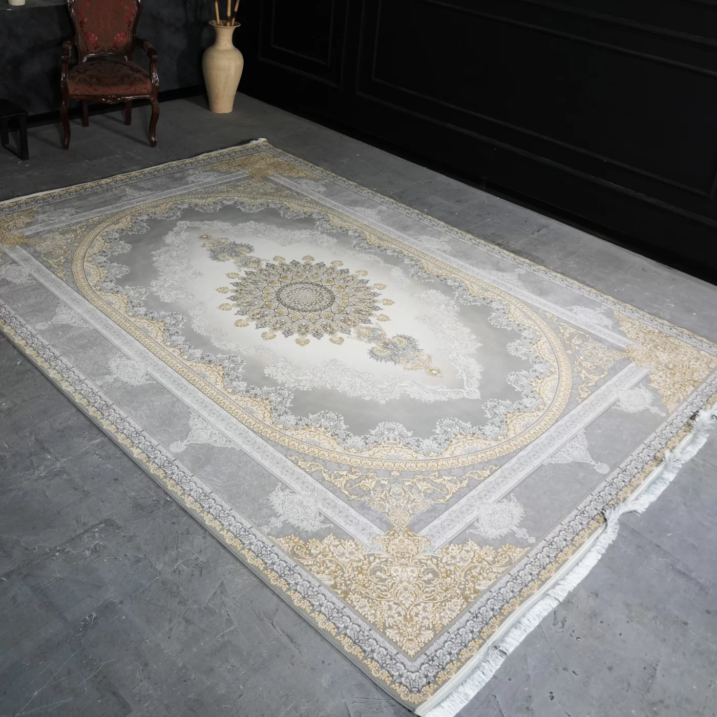 فرش ماشینی 1200 شانه تراکم 3600 گل برجسته طرح کارن نقره ای