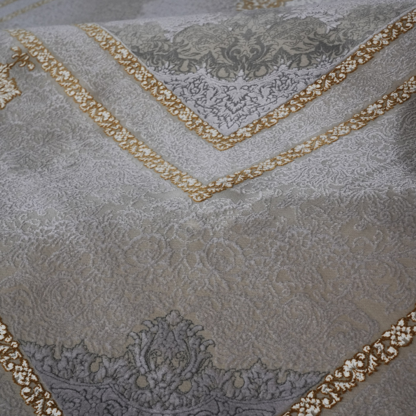 فرش ماشینی 1200 شانه تراکم 3600 گل برجسته طرح خاتون بژ