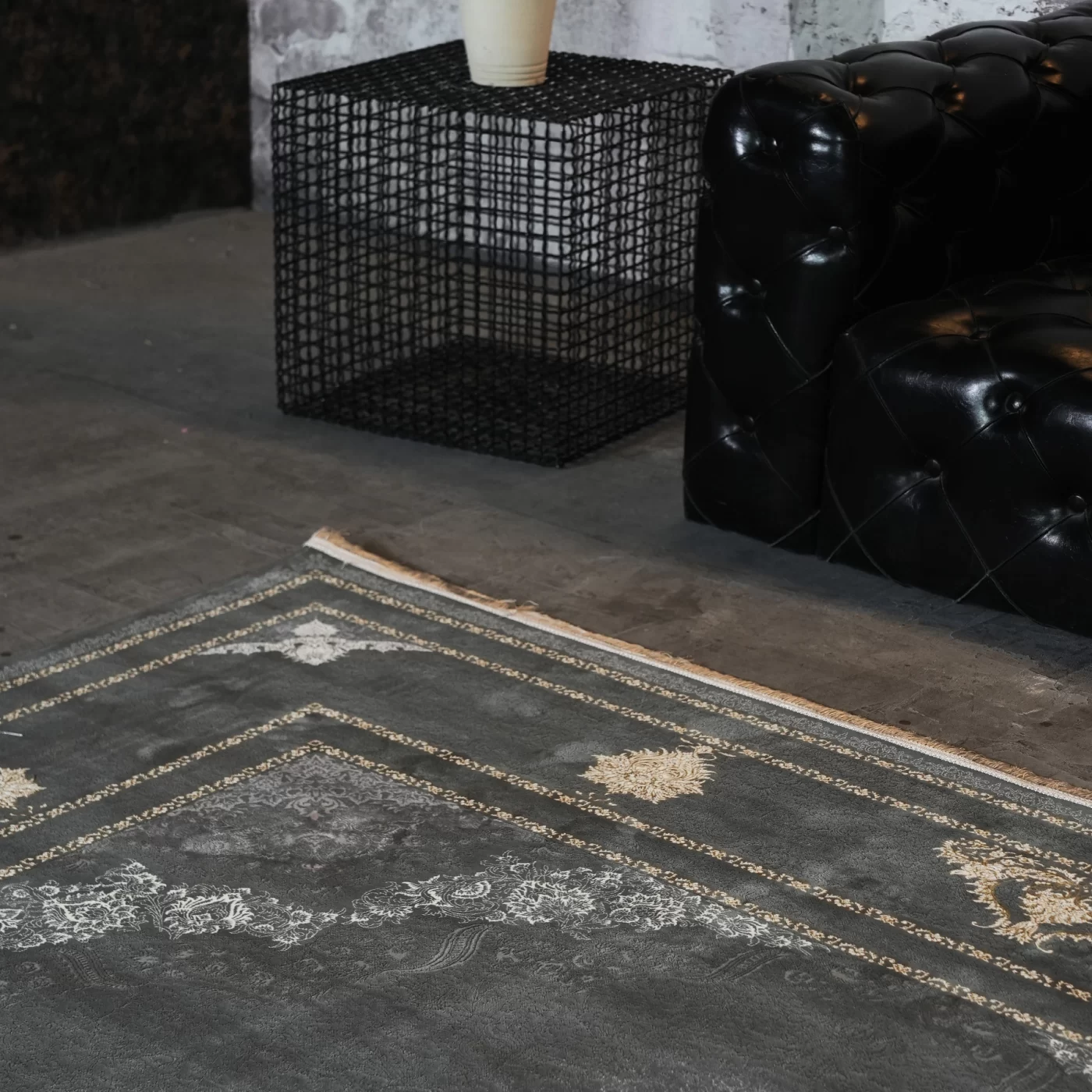 فرش ماشینی 1200 شانه تراکم 3600 گل برجسته طرح خاتون دلفینی