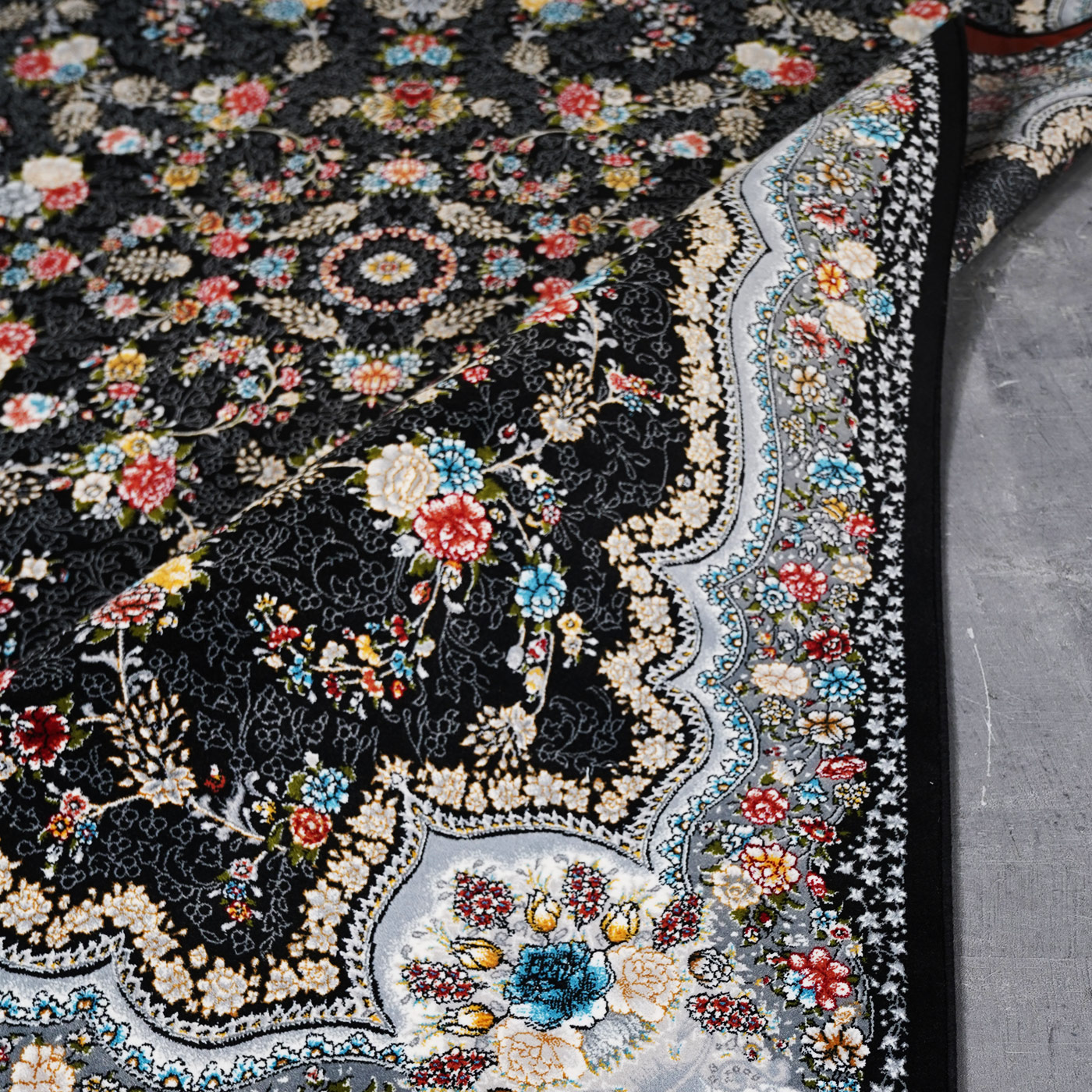 فرش ماشینی 700 شانه تراکم 2550 طرح لاویا سرمه ای