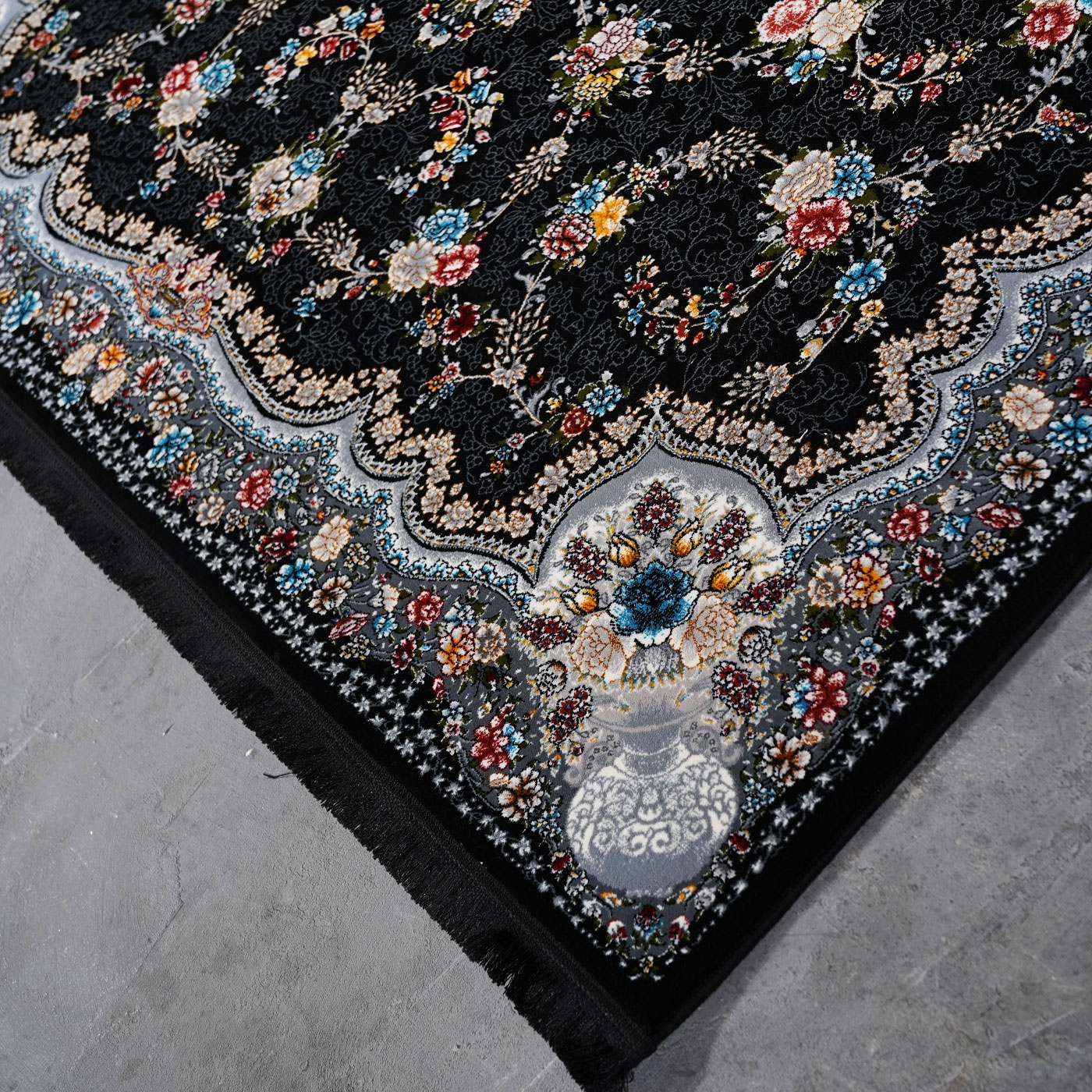 فرش ماشینی 700 شانه تراکم 2550 طرح لاویا سرمه ای