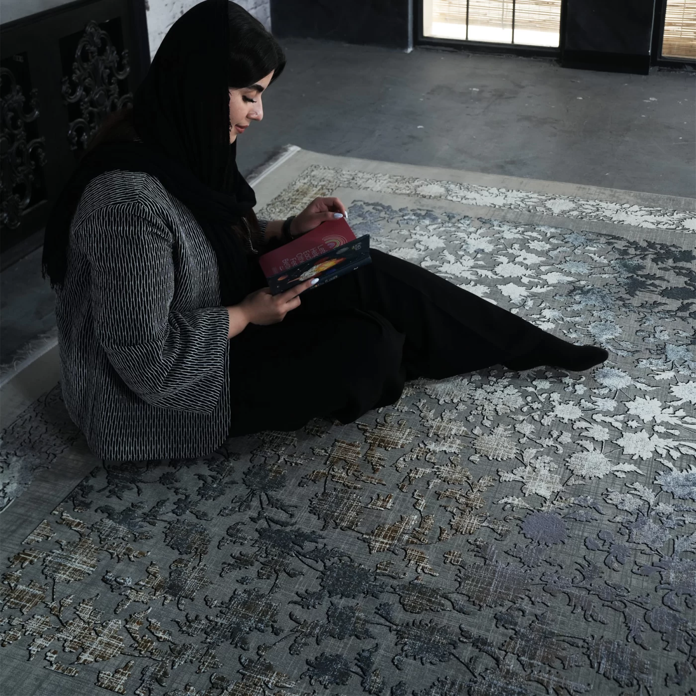 فرش ماشینی 1200 شانه تراکم 3600 گل برجسته طرح لینا بژ