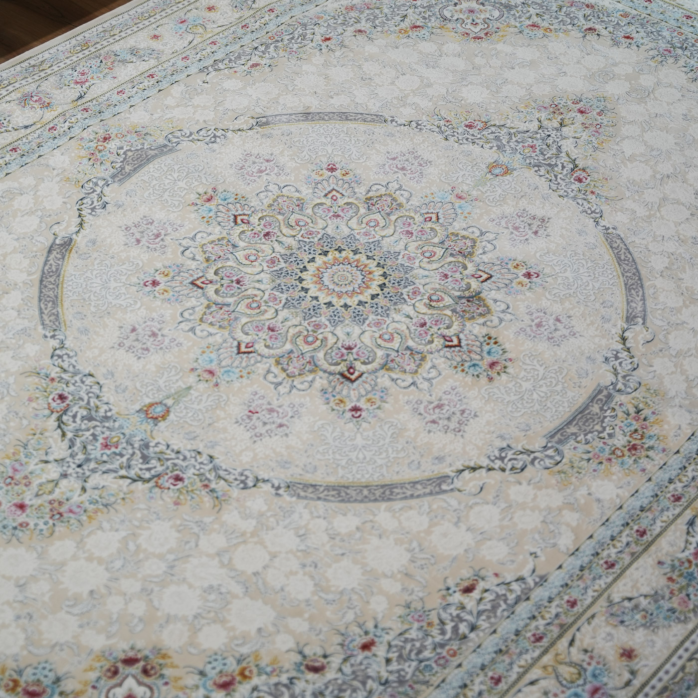  فرش ماشینی 1200 شانه تراکم 3600 گل برجسته طرح مهدا کرم