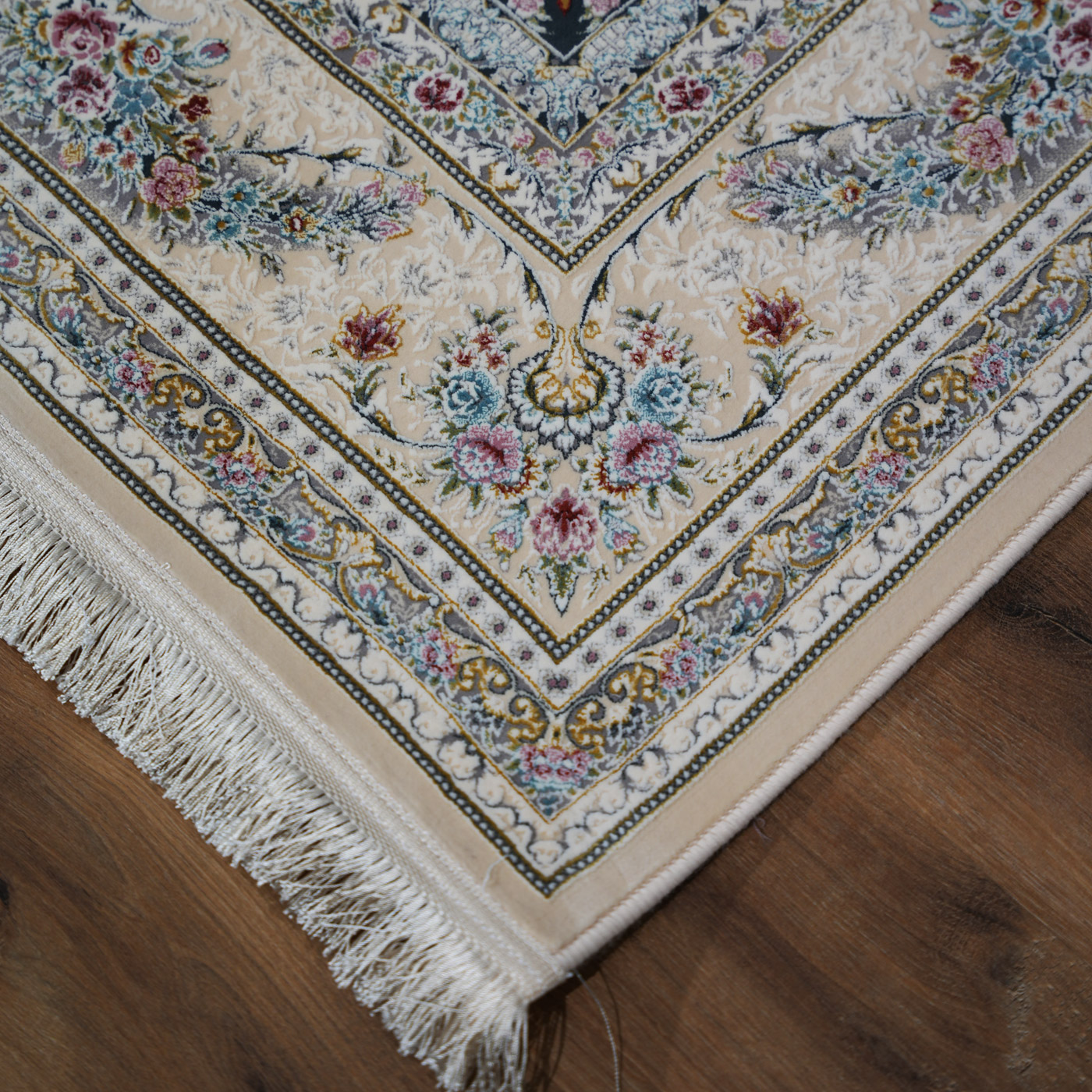  فرش ماشینی 1200 شانه تراکم 3600 گل برجسته طرح مهدا کرم