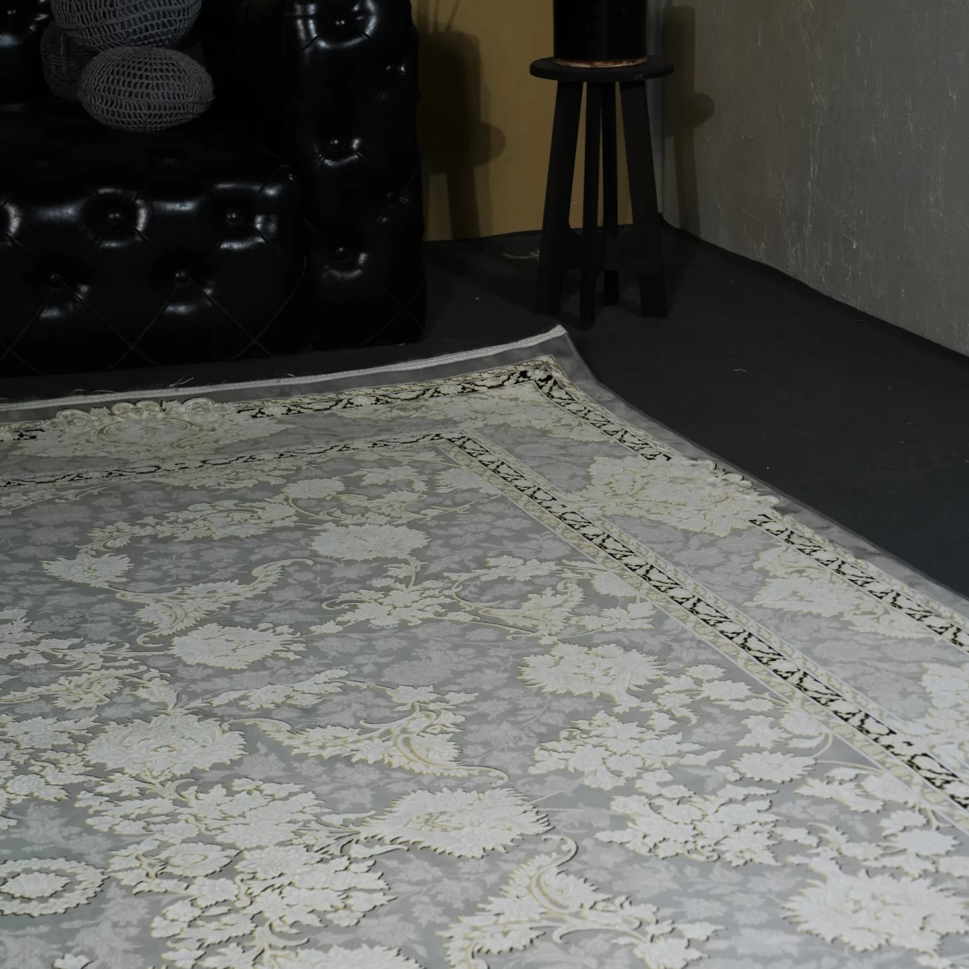 فرش ماشینی 1200 شانه تراکم 3600 گل برجسته طرح ماهگون فیلی