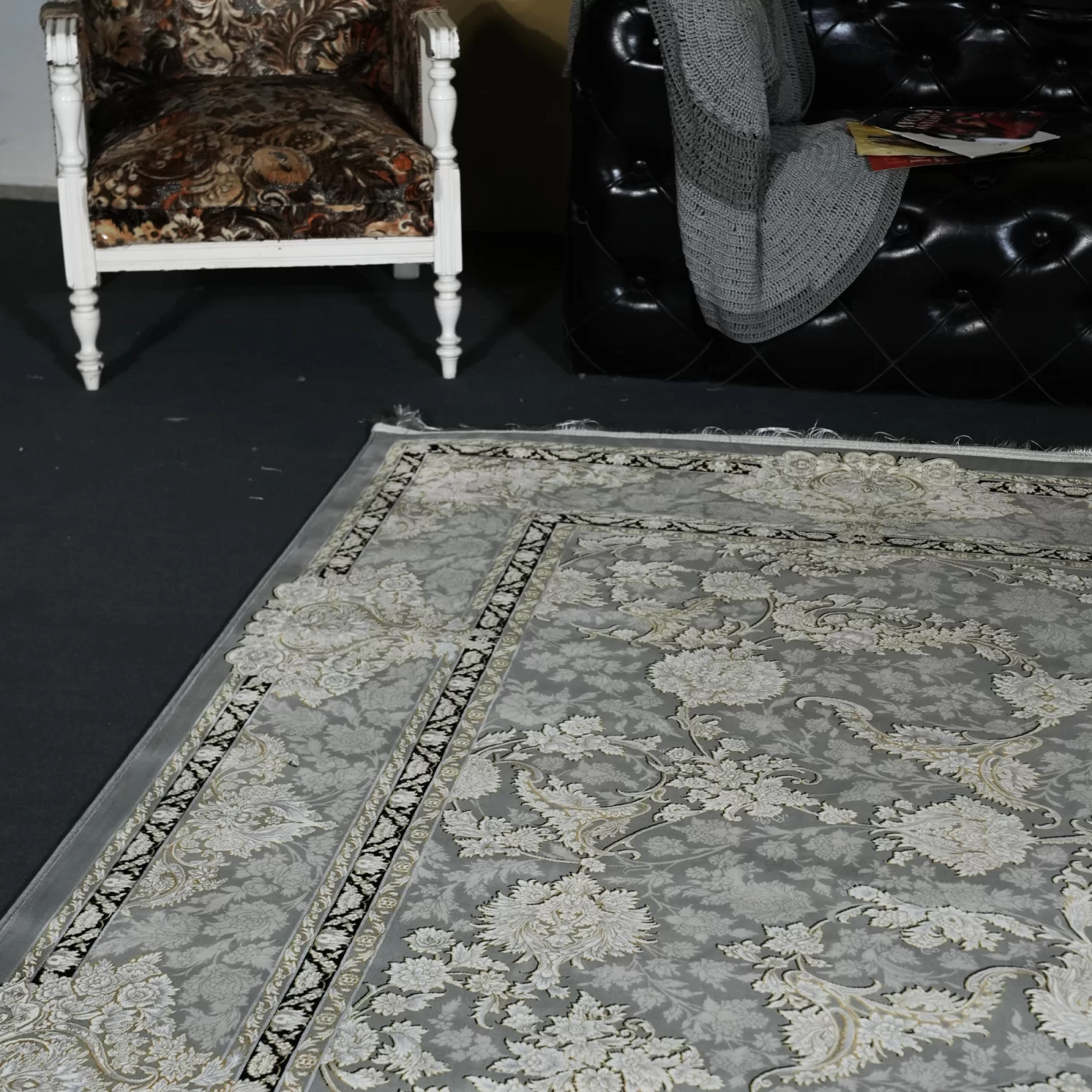 فرش ماشینی 1200 شانه تراکم 3600 گل برجسته طرح ماهگون فیلی