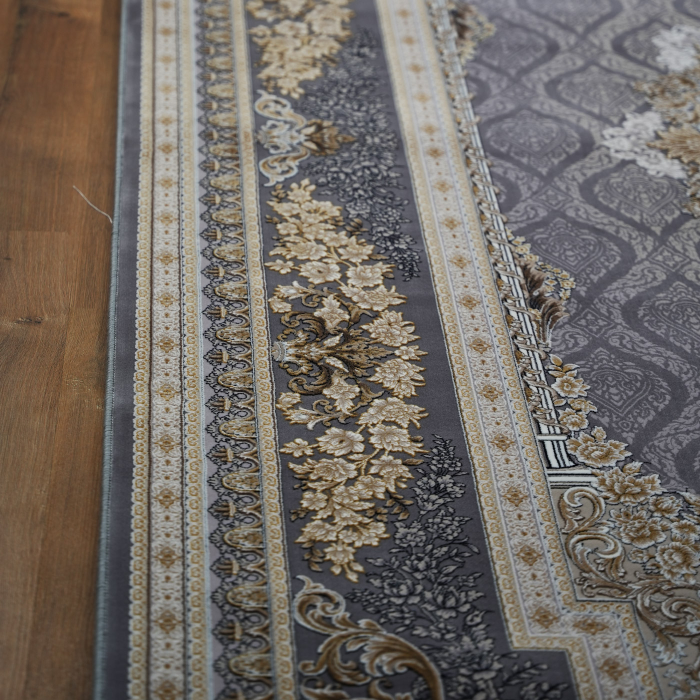 فرش ماشینی 1200 شانه تراکم 3600 گل برجسته طرح مژده دلفینی