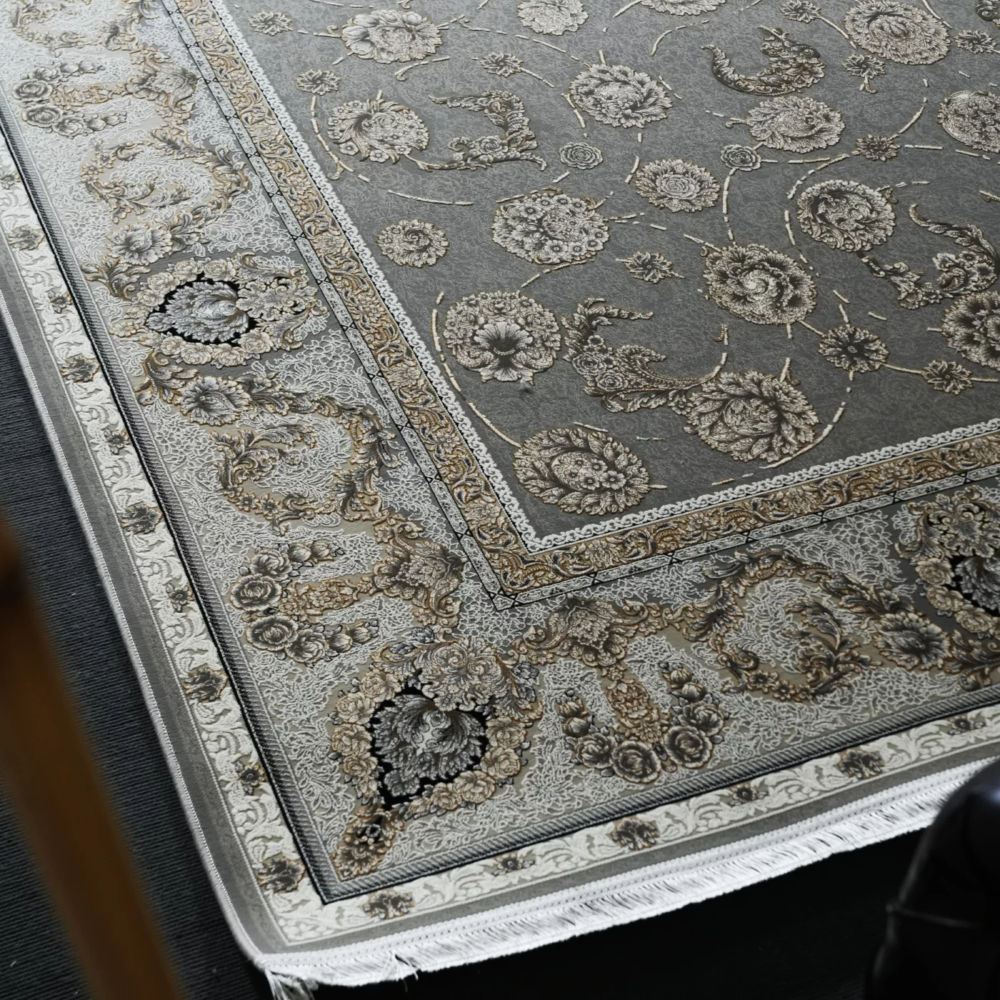 فرش ماشینی 1200 شانه تراکم 3600 گل برجسته طرح ناهید فیلی