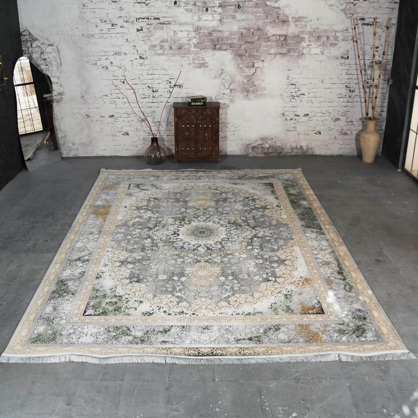 فرش ماشینی 1200 شانه تراکم 3600 گل برجسته طرح نرگس دودی