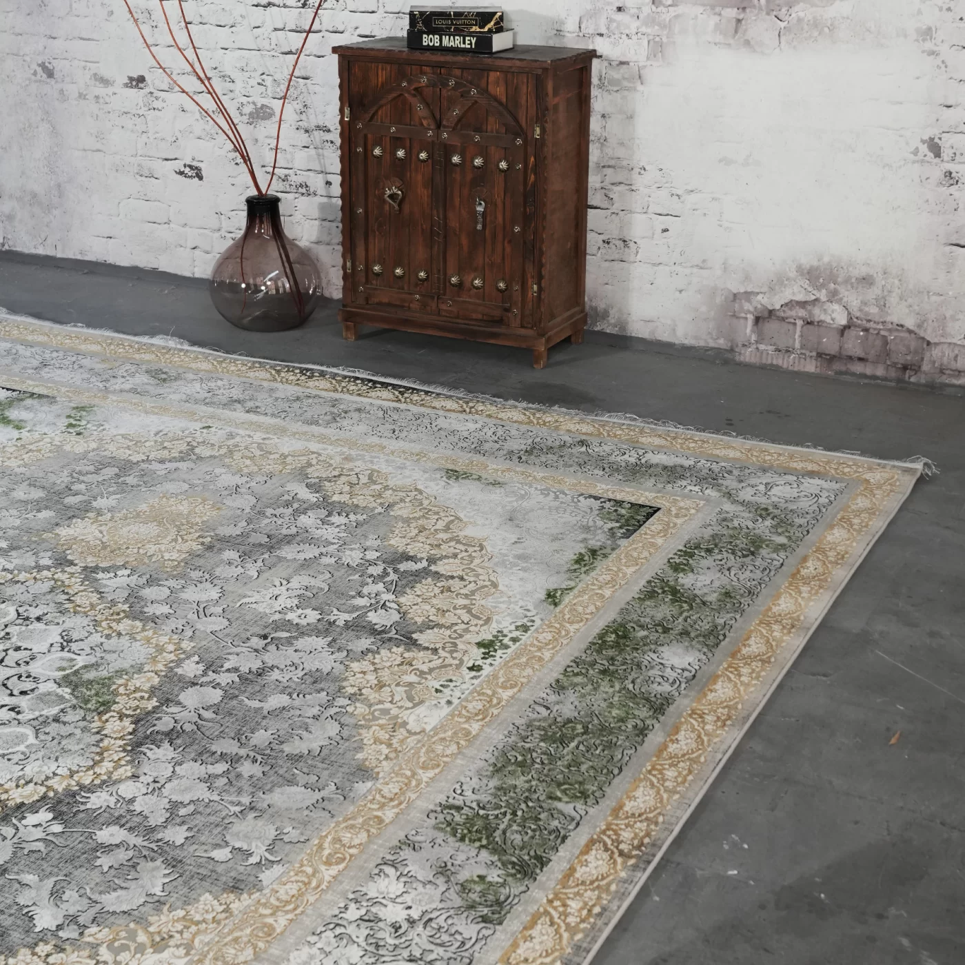 فرش ماشینی 1200 شانه تراکم 3600 گل برجسته طرح نرگس دودی