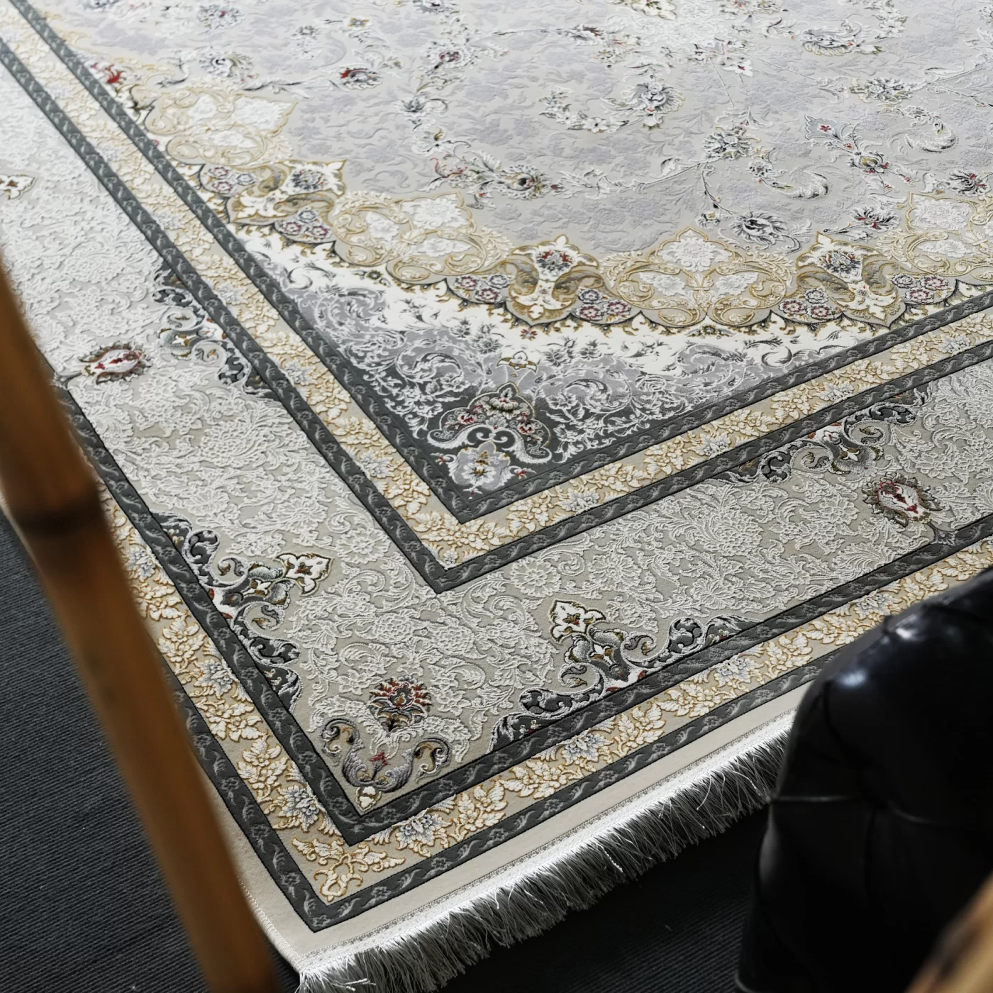 فرش ماشینی 1200 شانه تراکم 3600 گل برجسته طرح نارون بژ