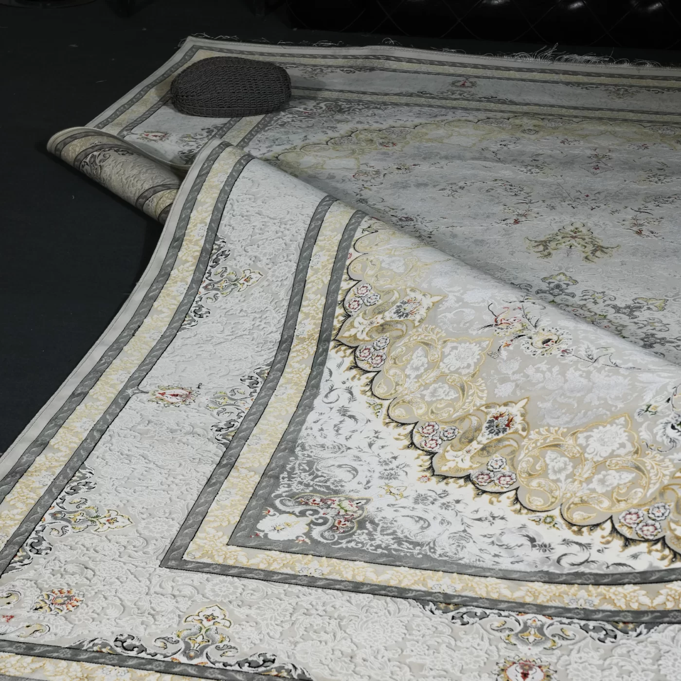 فرش ماشینی 1200 شانه تراکم 3600 گل برجسته طرح نارون بژ