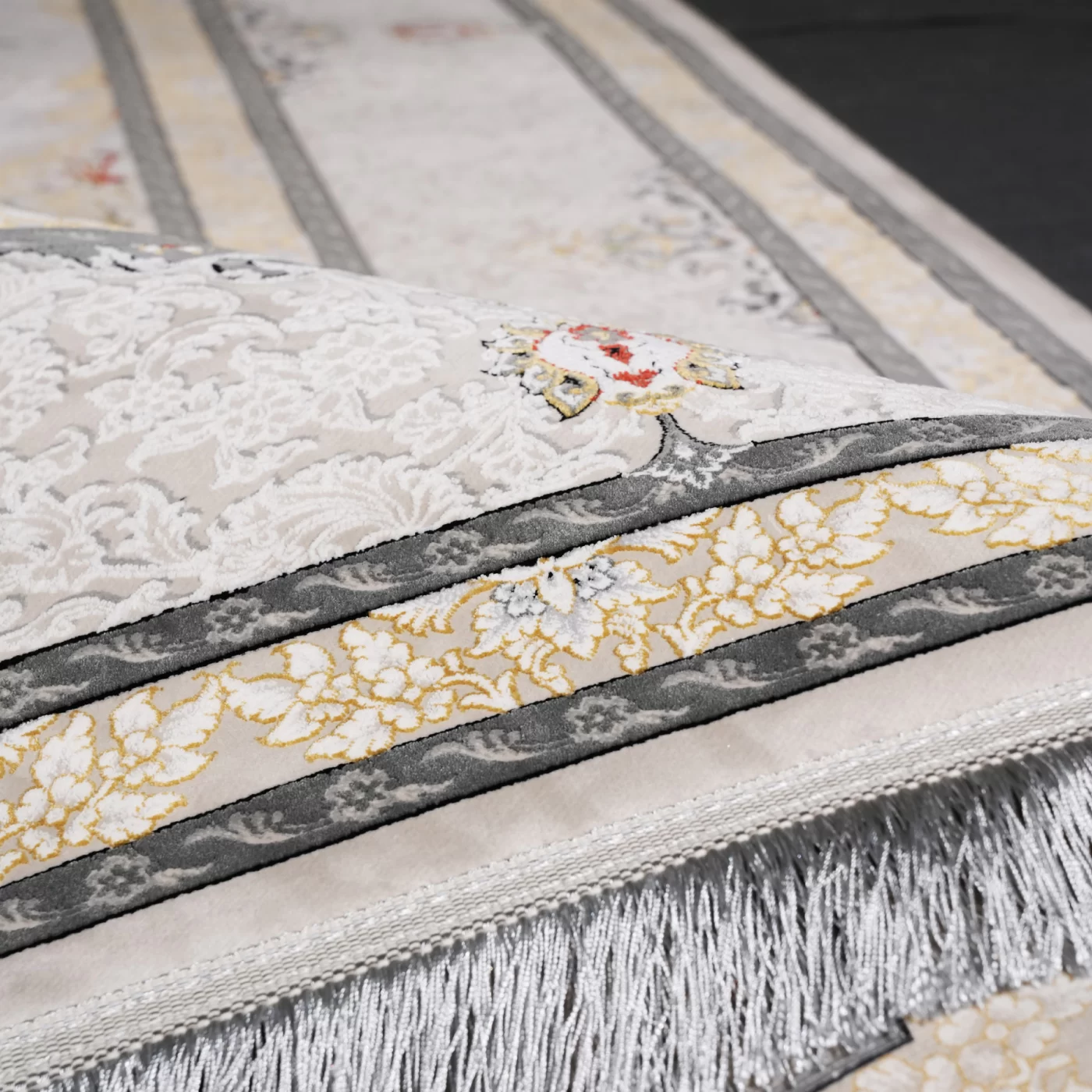 فرش ماشینی 1200 شانه تراکم 3600 گل برجسته طرح نارون بژ