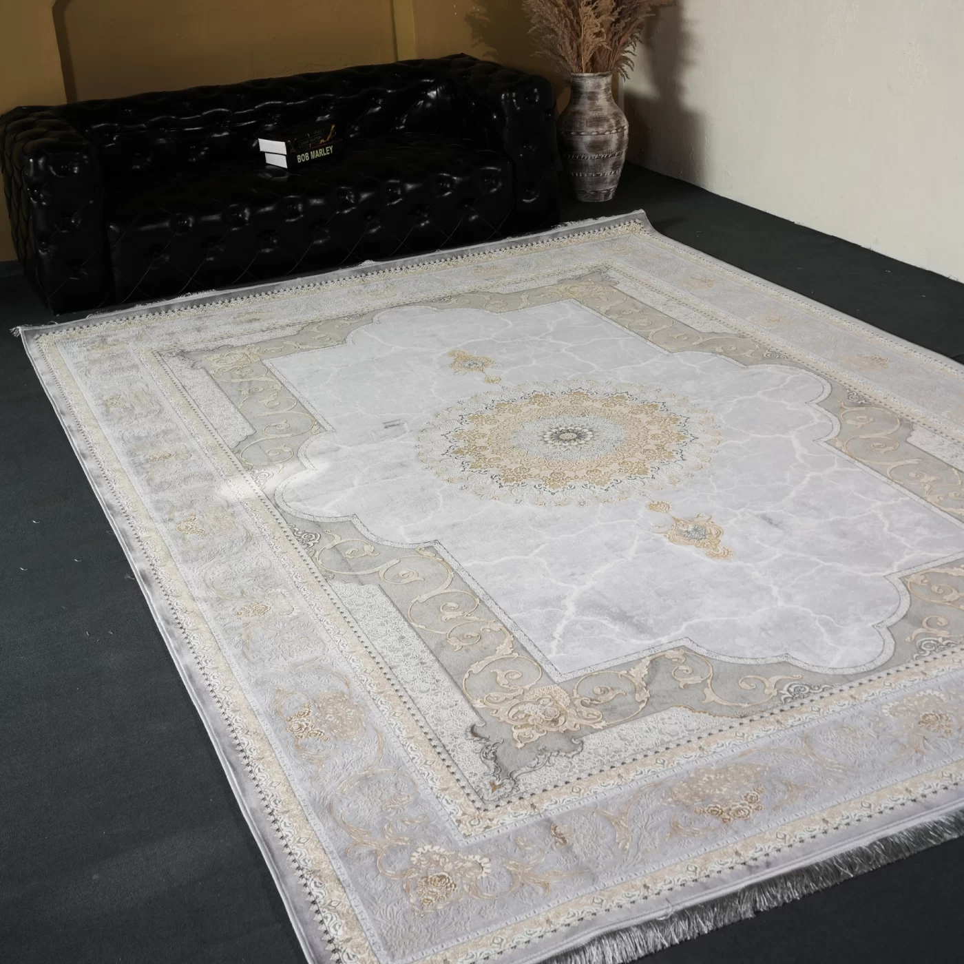 فرش ماشینی 1200 شانه تراکم 3600 گل برجسته طرح نسیم نقره ای