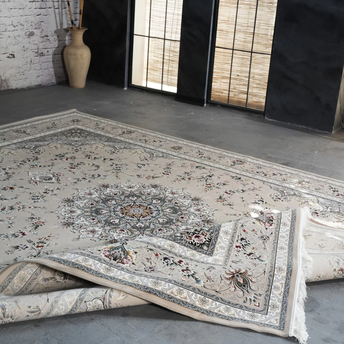 فرش ماشینی 1200 شانه تراکم 3600 گل برجسته طرح پرند بژ طلا کوب