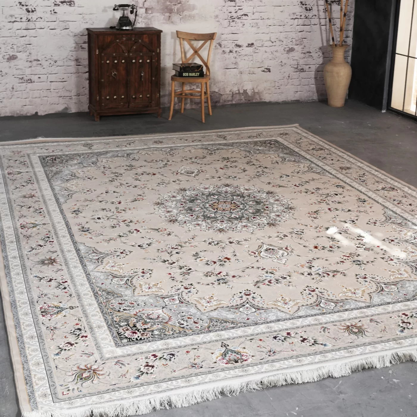 فرش ماشینی 1200 شانه تراکم 3600 گل برجسته طرح پرند بژ طلا کوب