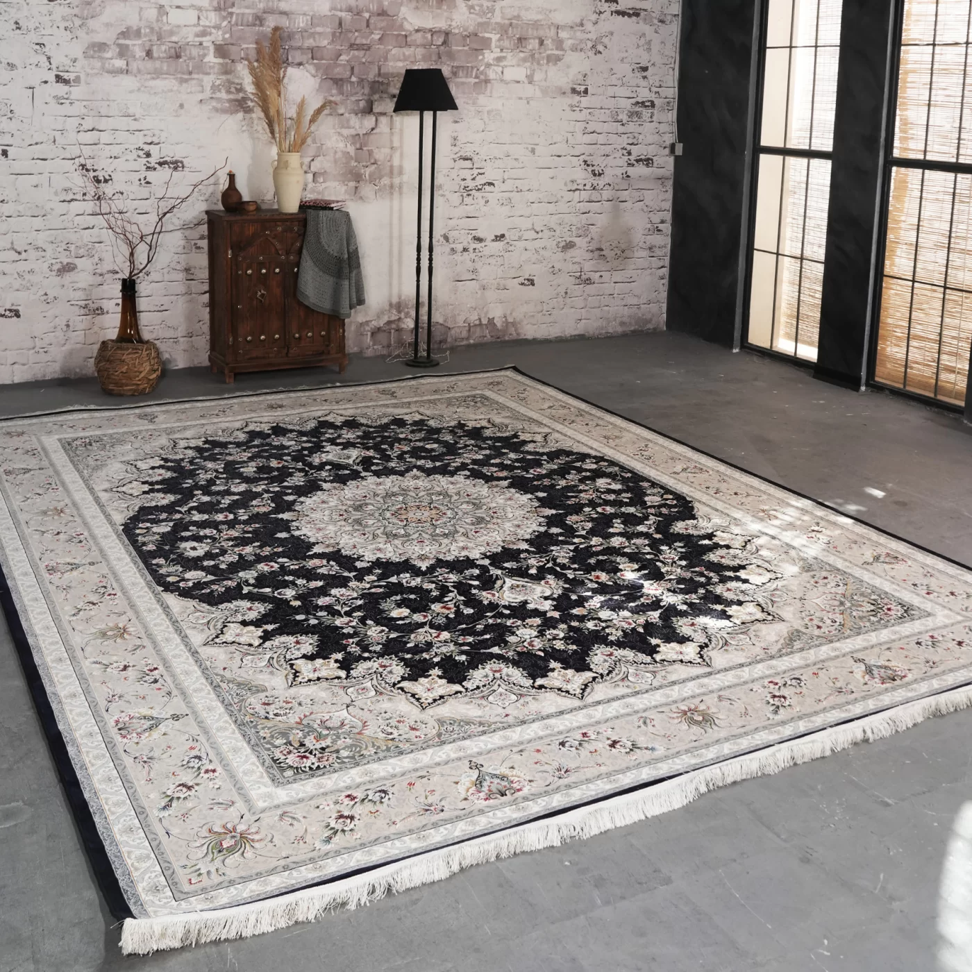 فرش ماشینی 1200 شانه تراکم 3600 گل برجسته طرح پرند سرمه ای