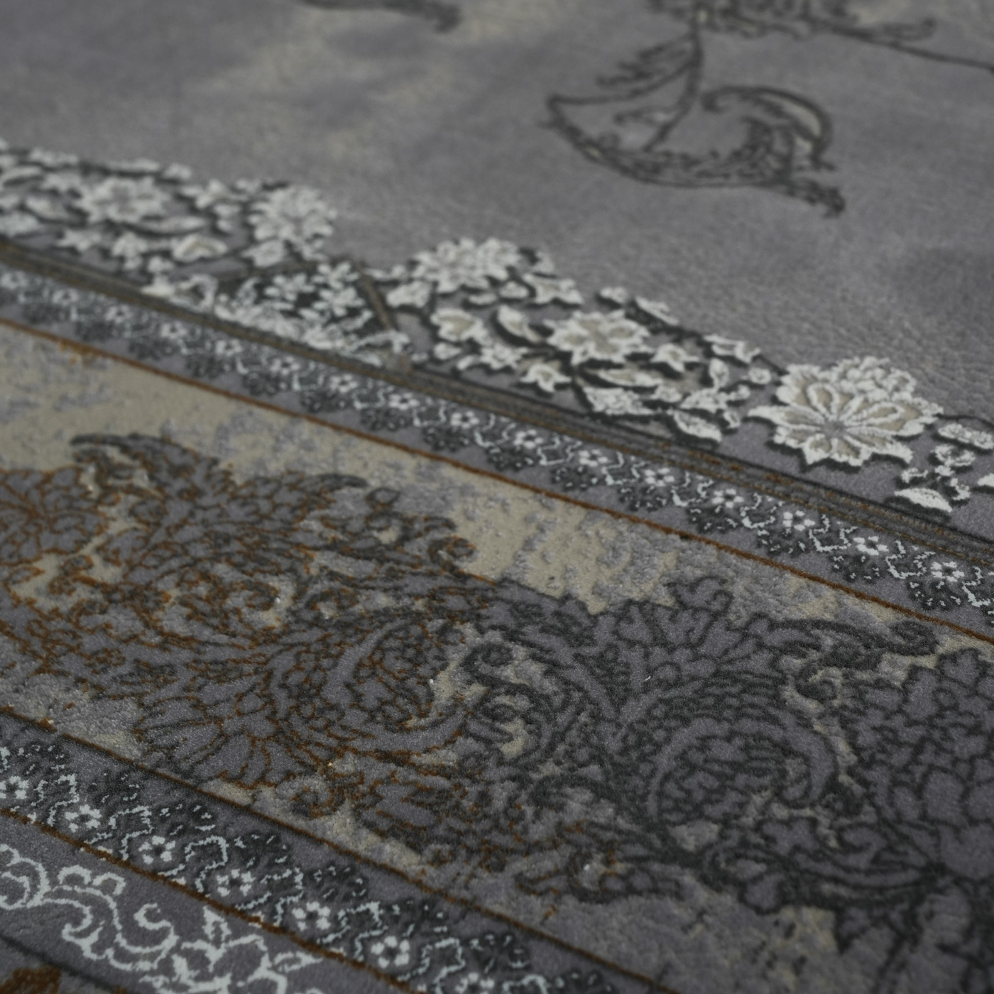 فرش ماشینی 1200 شانه تراکم 3600 گل برجسته طرح رامان بژ