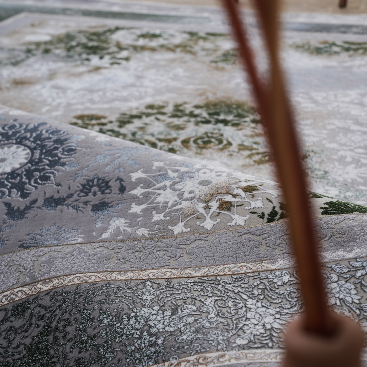 فرش ماشینی 1200 شانه تراکم 3600 گل برجسته طرح رولکس بژ