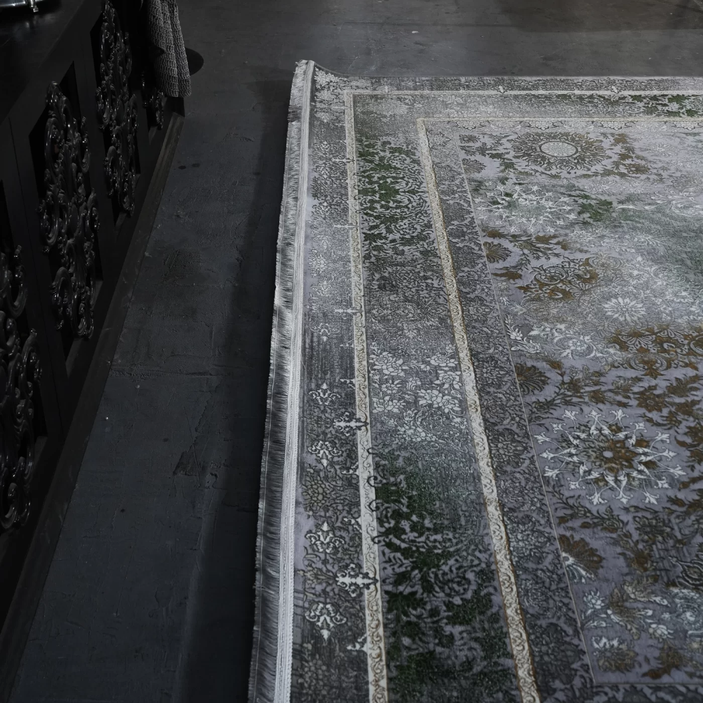 فرش ماشینی 1200 شانه تراکم 3600 گل برجسته طرح رولکس فیلی