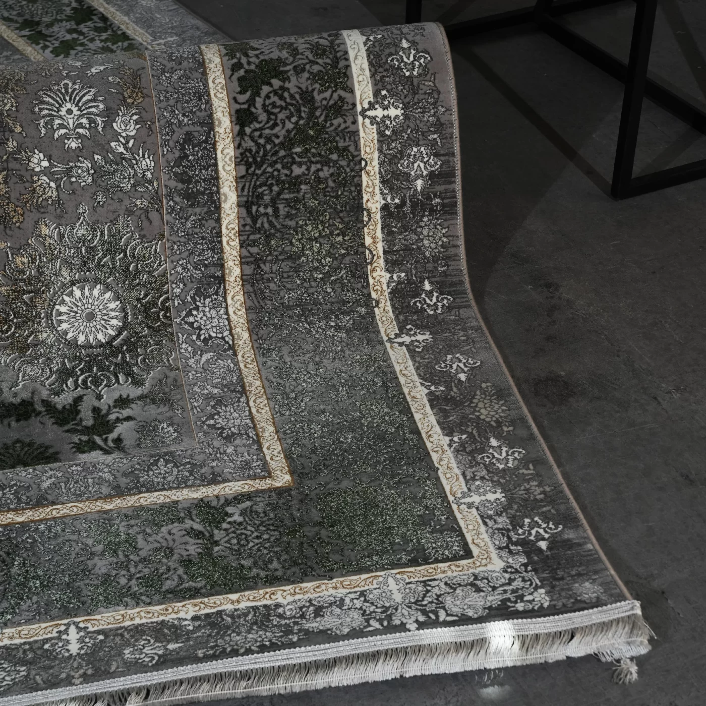 فرش ماشینی 1200 شانه تراکم 3600 گل برجسته طرح رولکس فیلی