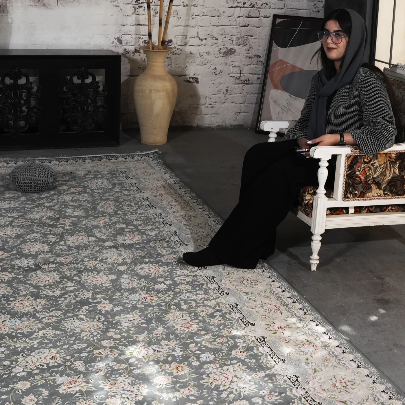 فرش ماشینی 1200 شانه تراکم 3600 گل برجسته طرح رزیتا دلفینی