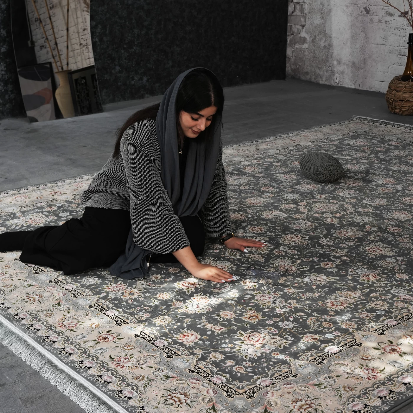 فرش ماشینی 1200 شانه تراکم 3600 گل برجسته طرح رزیتا دلفینی