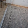 فرش ماشینی 1200 شانه تراکم 3600 گل برجسته طرح رزیتا نقره ای