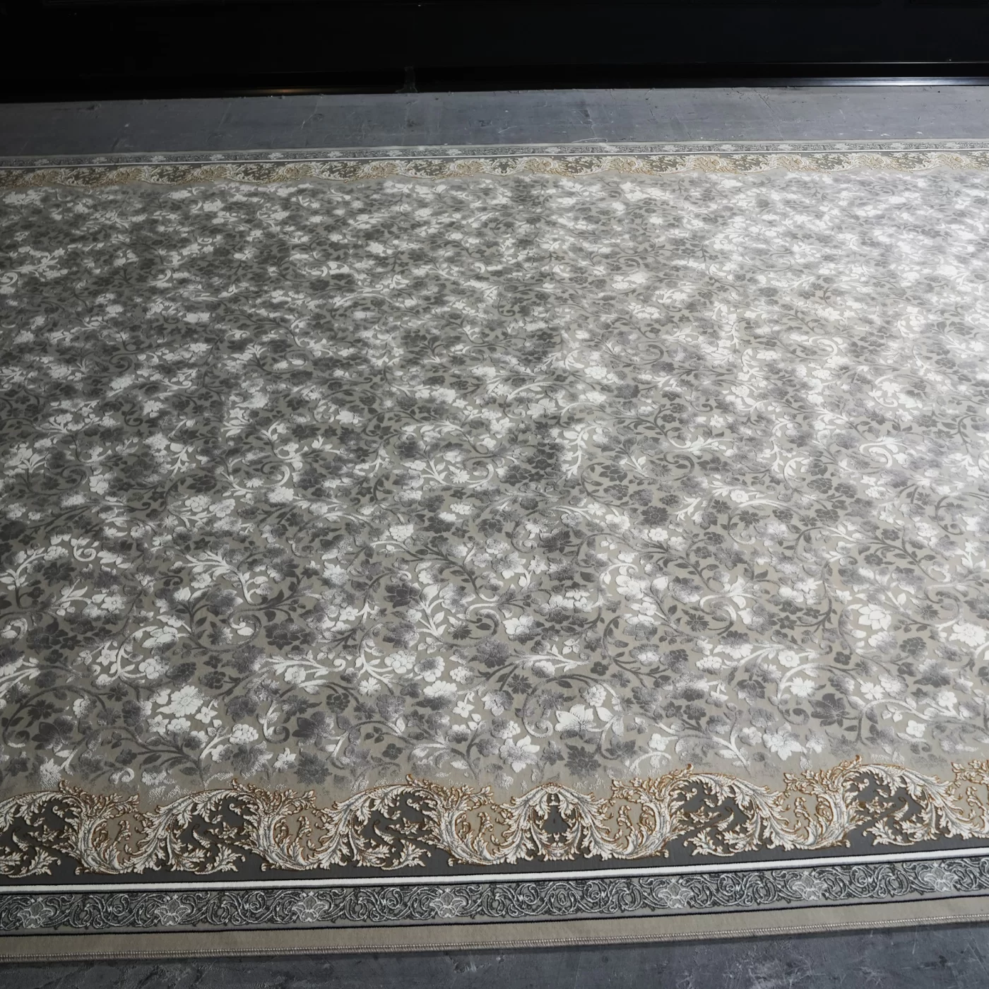 فرش ماشینی 1200 شانه تراکم 3600 گل برجسته طرح صدف بژ