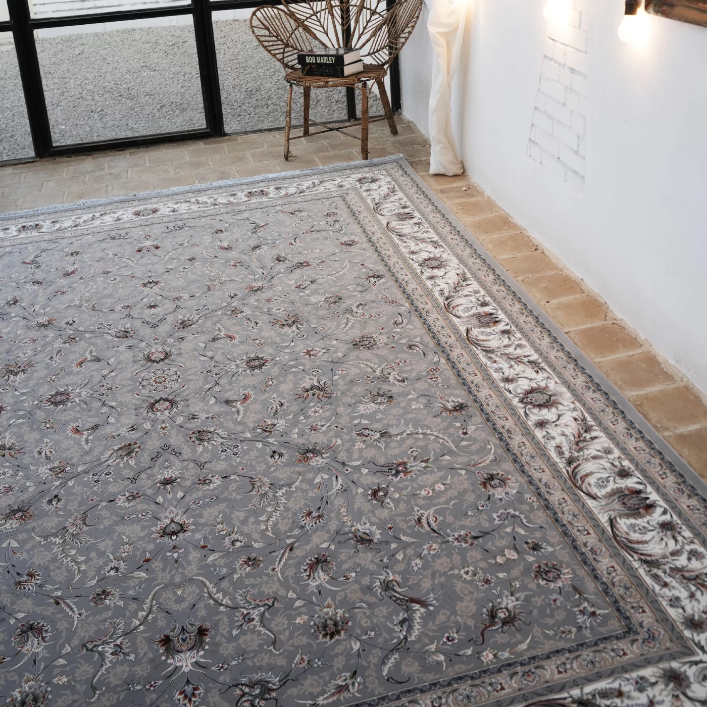 فرش ماشینی 1200 شانه تراکم 3600 گل برجسته طرح سماع نقره ای