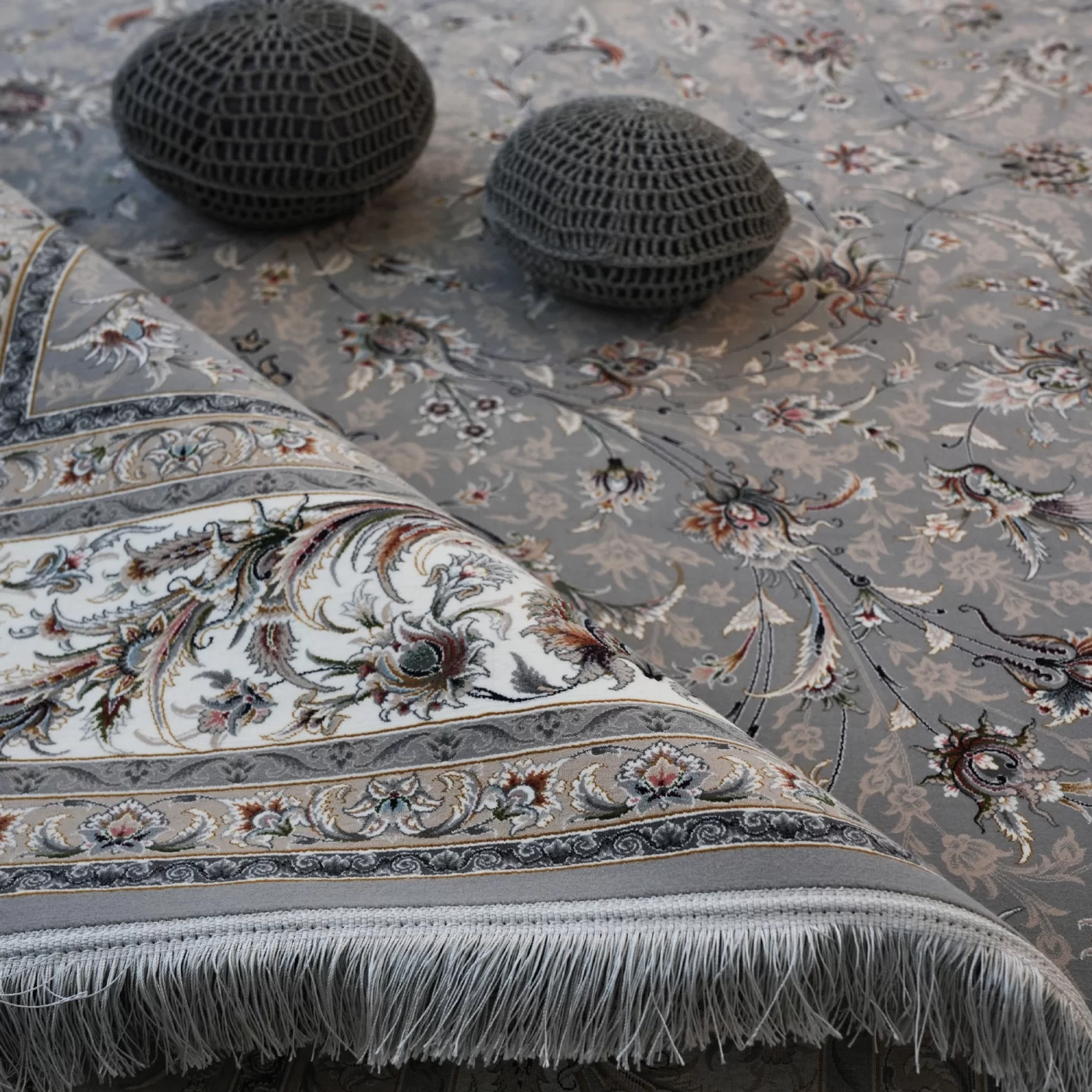 فرش ماشینی 1200 شانه تراکم 3600 گل برجسته طرح سماع نقره ای