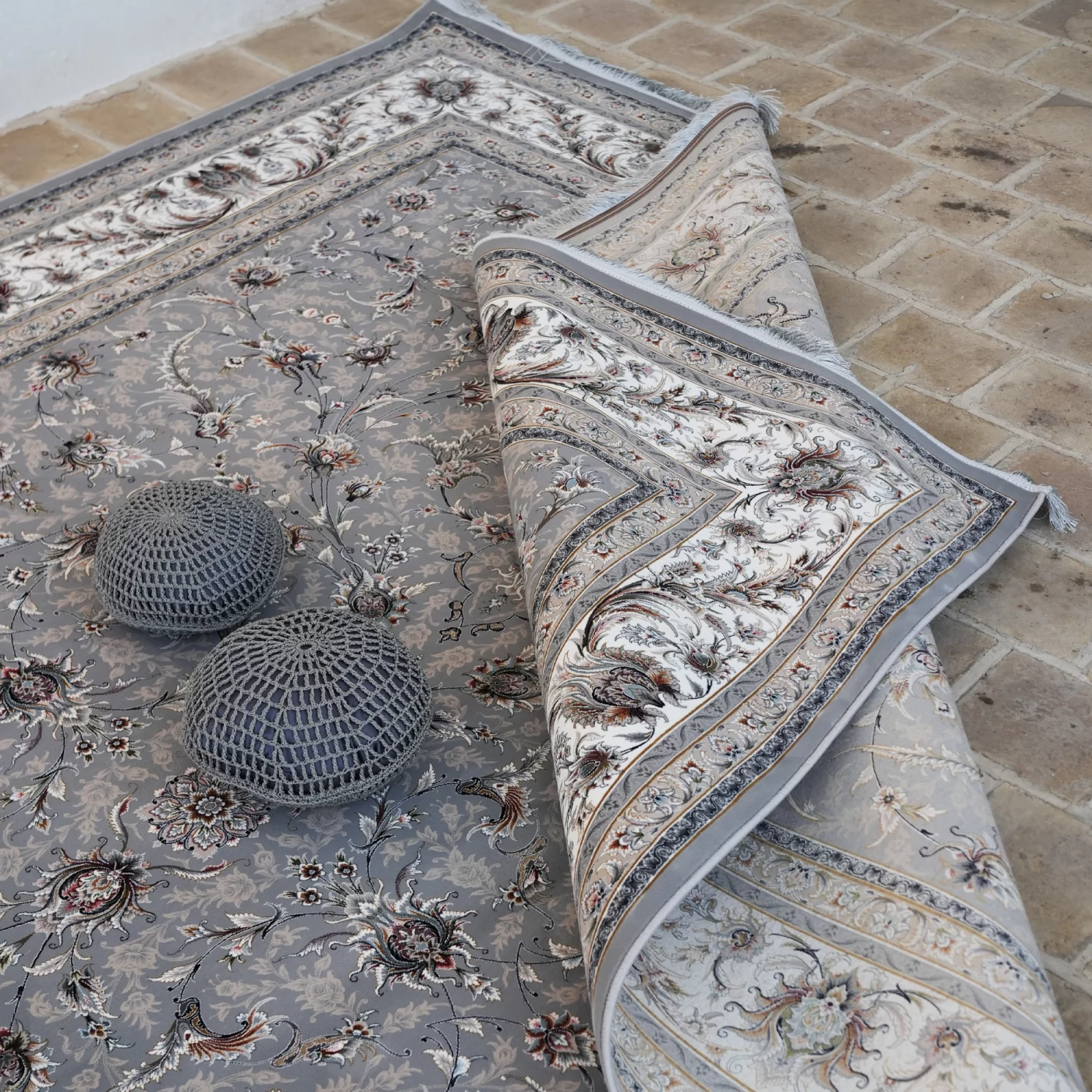 فرش ماشینی 1200 شانه تراکم 3600 گل برجسته طرح سماع نقره ای