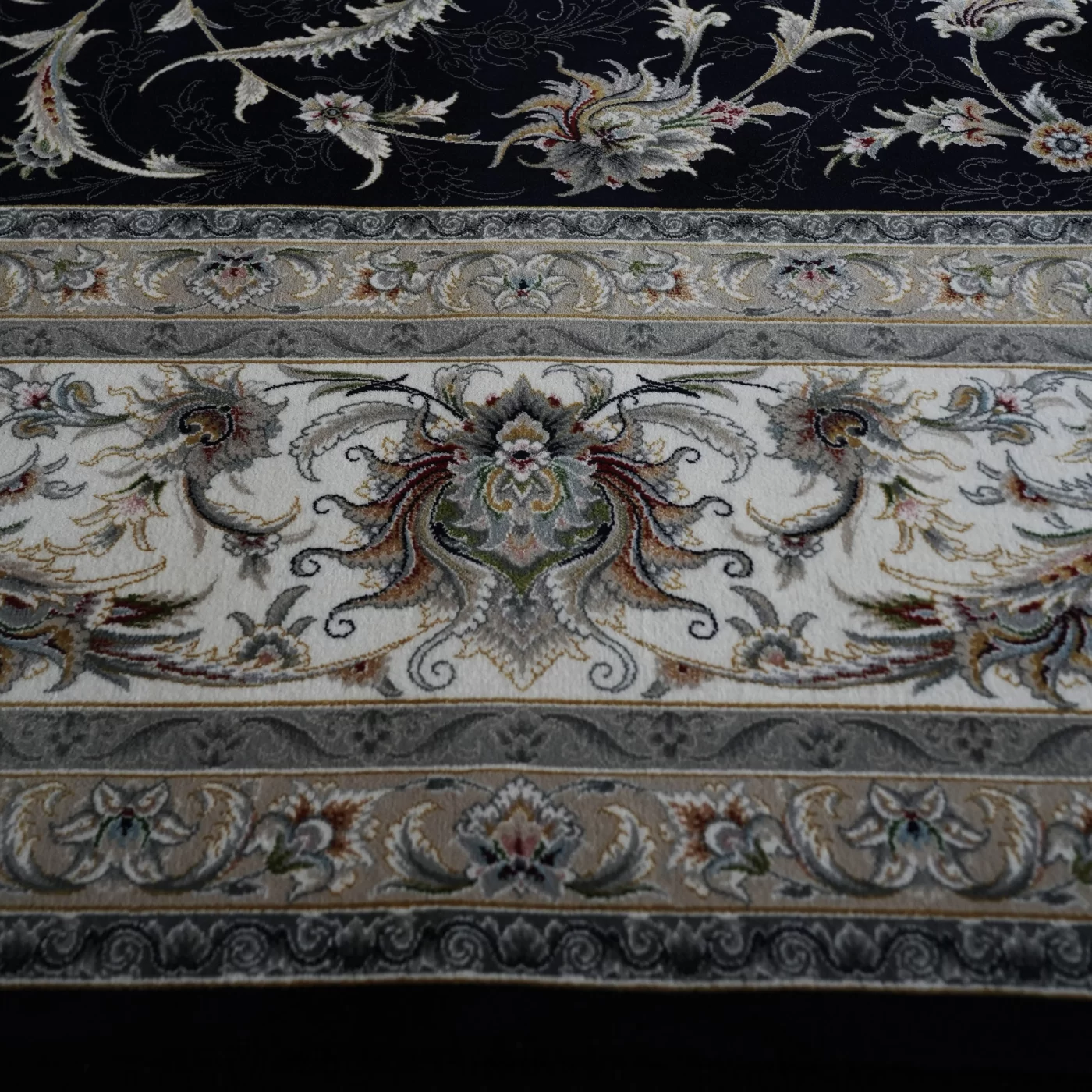 فرش ماشینی 1200 شانه تراکم 3600 گل برجسته طرح سماع سرمه ای