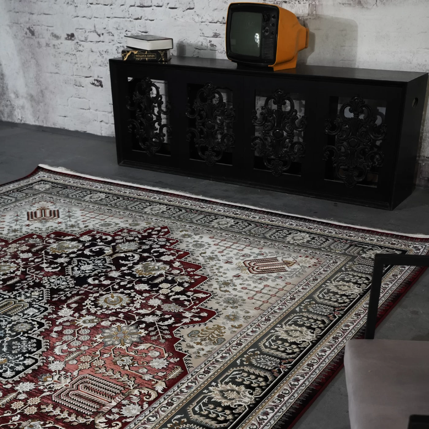 فرش ماشینی 1200 شانه تراکم 3600 گل برجسته طرح شانار لاکی