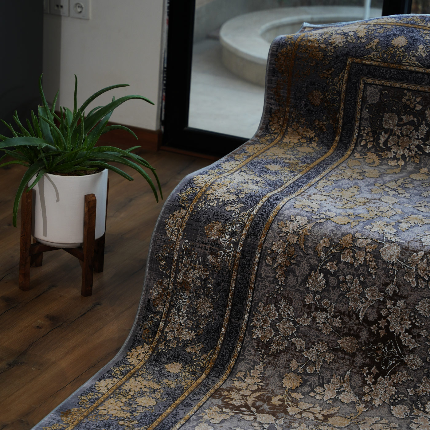  فرش ماشینی ۱۲۰۰ شانه تراکم ۳۶۰۰ گل برجسته طرح سوین دلفینی