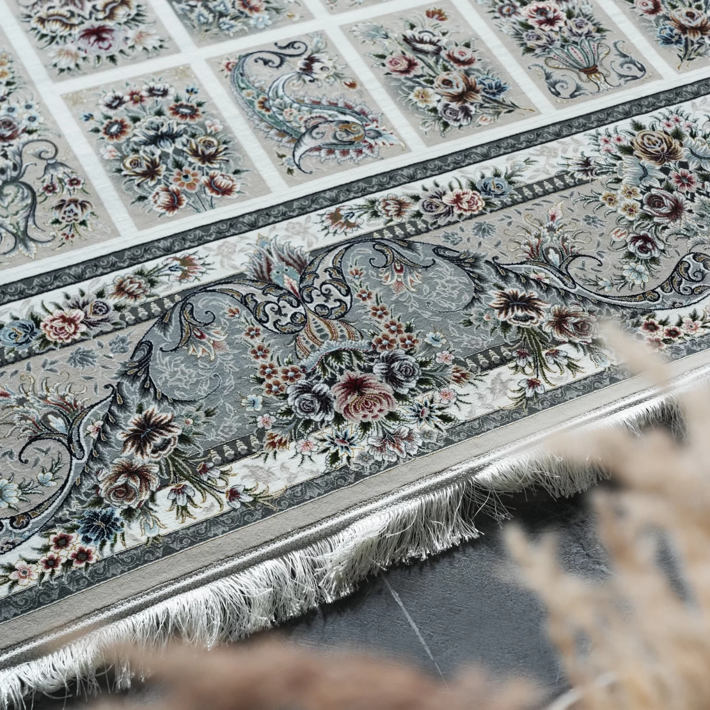 فرش ماشینی 1200 شانه تراکم 3600 گل برجسته طرح شور انگیز بژ