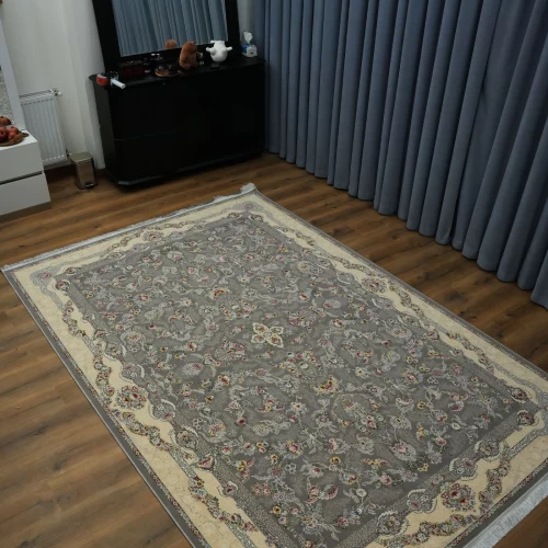 فرش ماشینی 1200 شانه تراکم 3600 گل برجسته طرح سوسن فیلی