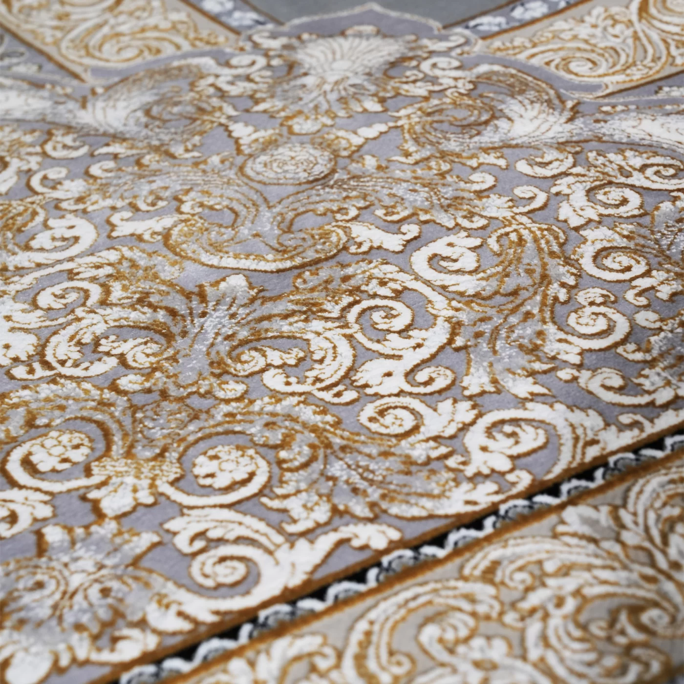 فرش ماشینی 1200 شانه تراکم 3600 گل برجسته طرح ویکتوریا نقره ای