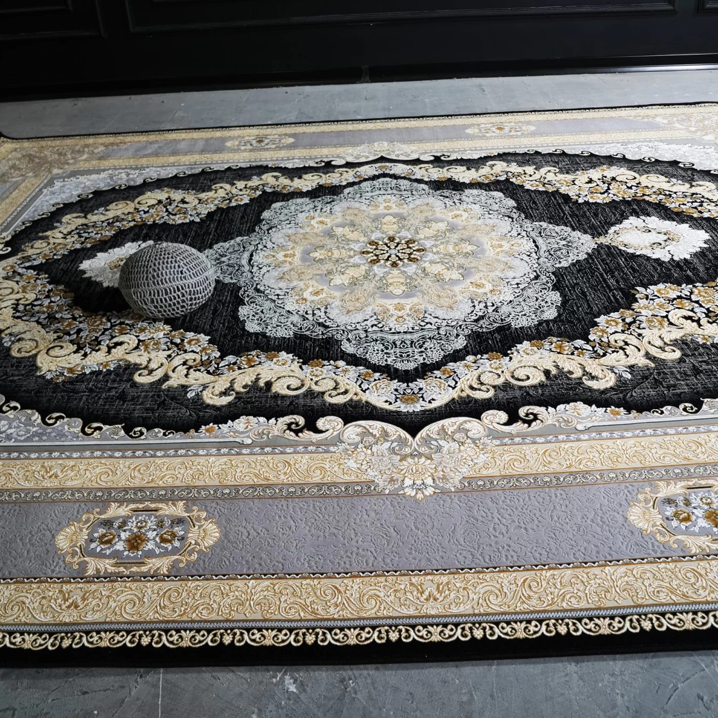 فرش ماشینی 1200 شانه تراکم 3600 گل برجسته طرح ویکتوریا سرمه ای