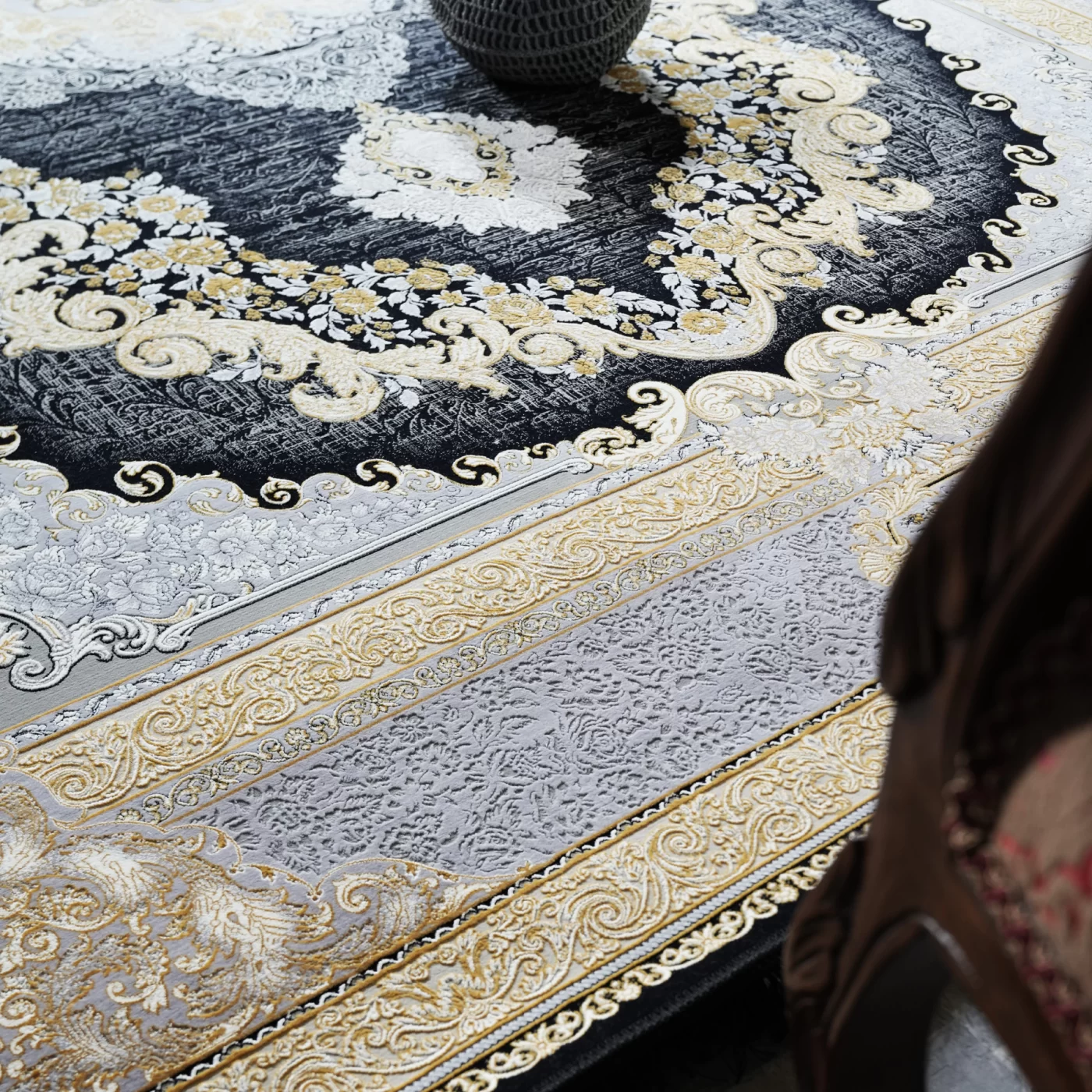 فرش ماشینی 1200 شانه تراکم 3600 گل برجسته طرح ویکتوریا سرمه ای