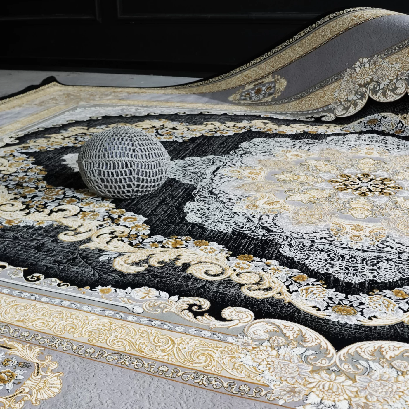 فرش ماشینی 1200 شانه تراکم 3600 گل برجسته طرح ویکتوریا سرمه ای