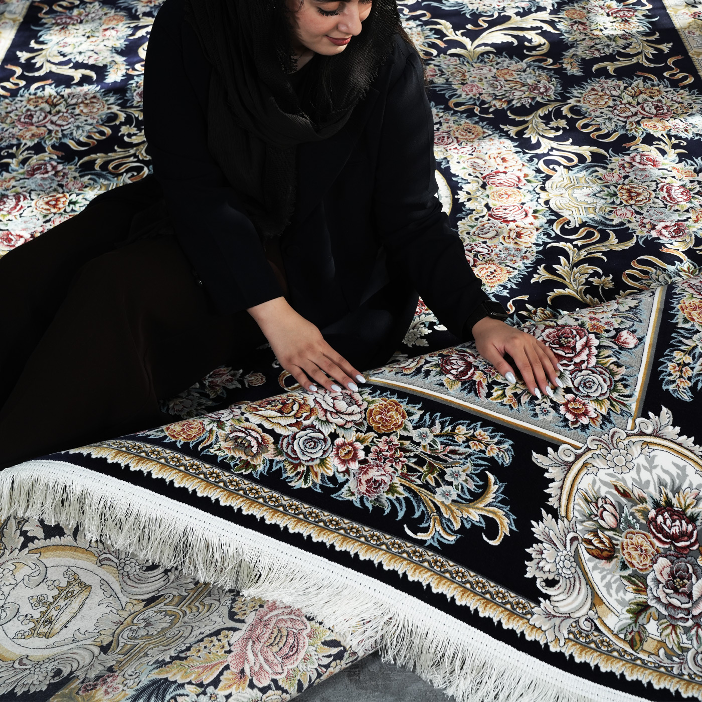 فرش ماشینی 1200 شانه تراکم 3600 گل برجسته طرح ویولت سرمه ای