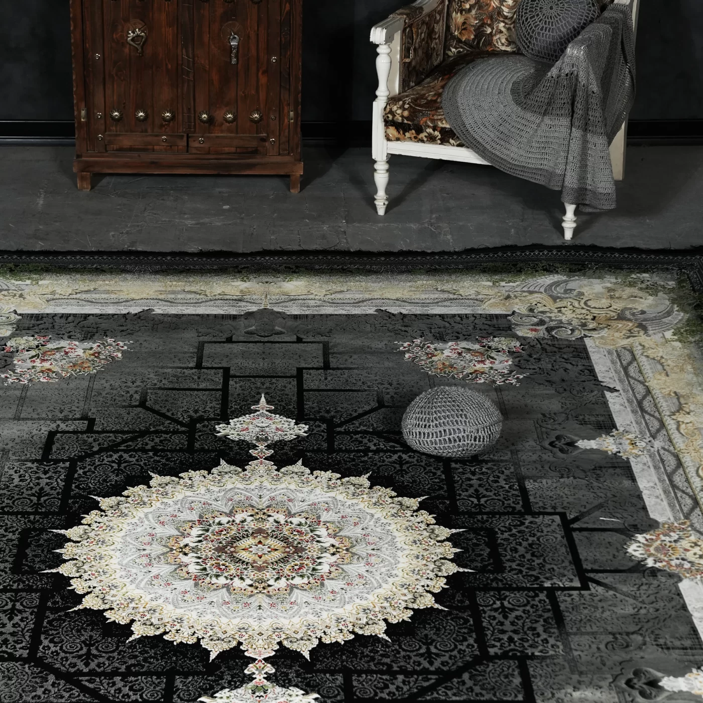 فرش ماشینی 1200 شانه تراکم 3600 گل برجسته طرح شاهنامه سرمه ای