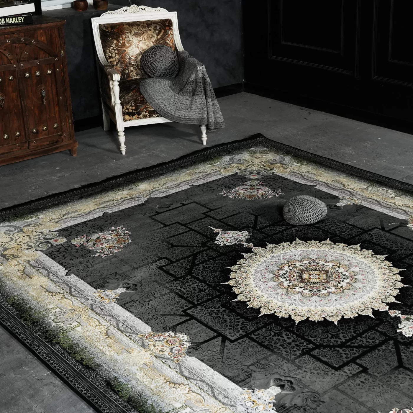 فرش ماشینی 1200 شانه تراکم 3600 گل برجسته طرح شاهنامه سرمه ای