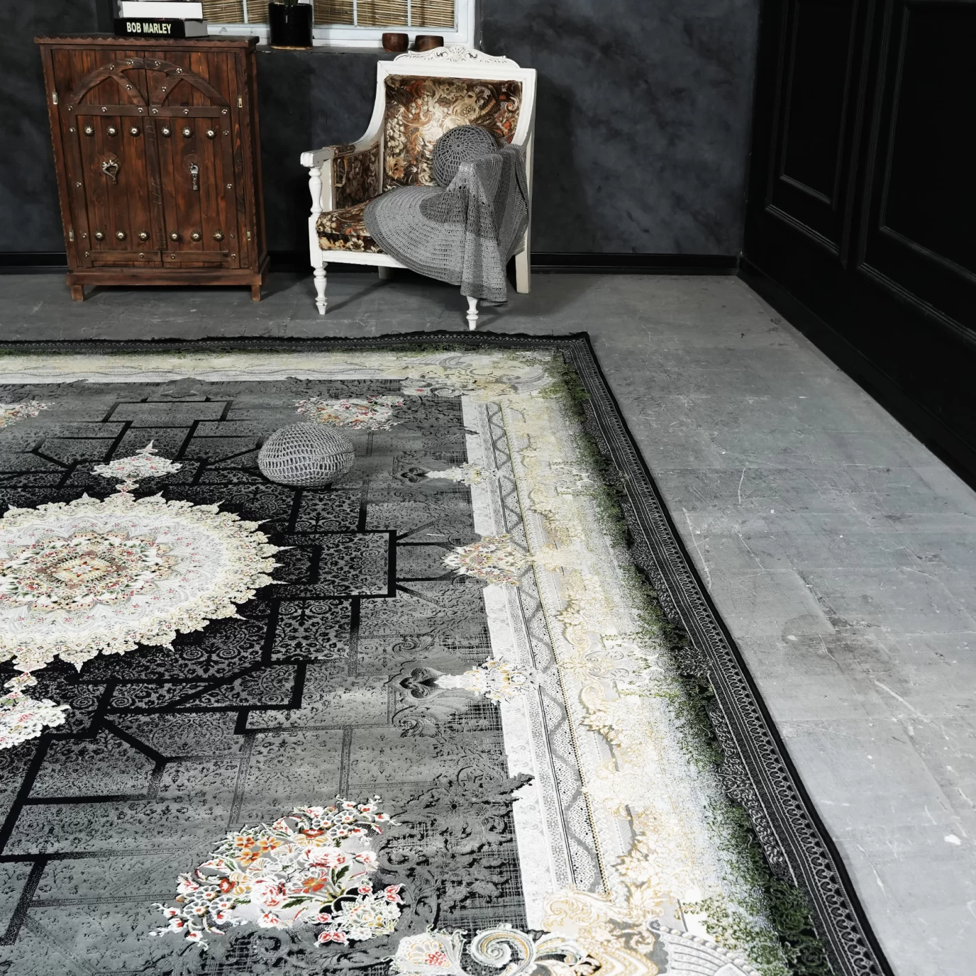 فرش ماشینی 1200 شانه تراکم 3600 گل برجسته طرح شاهنامه سرمه ای