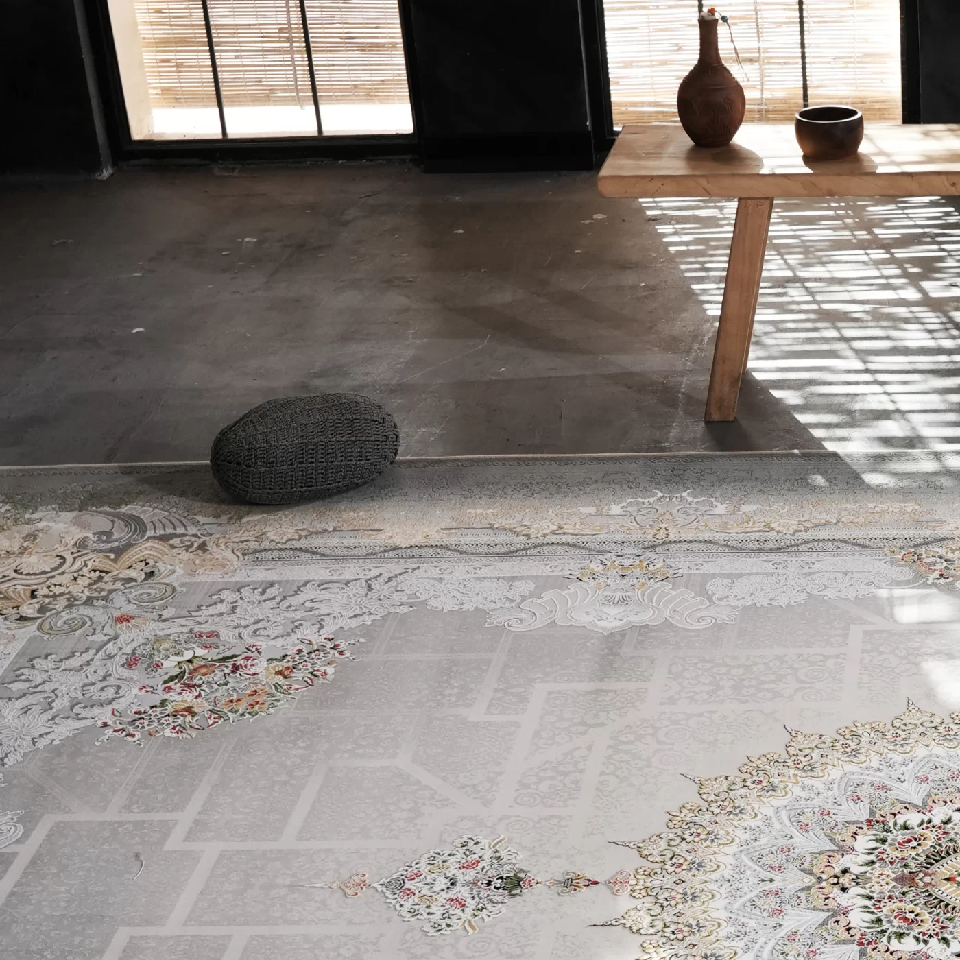 فرش ماشینی 1200 شانه تراکم 3600 گل برجسته طرح شاهنامه بژ