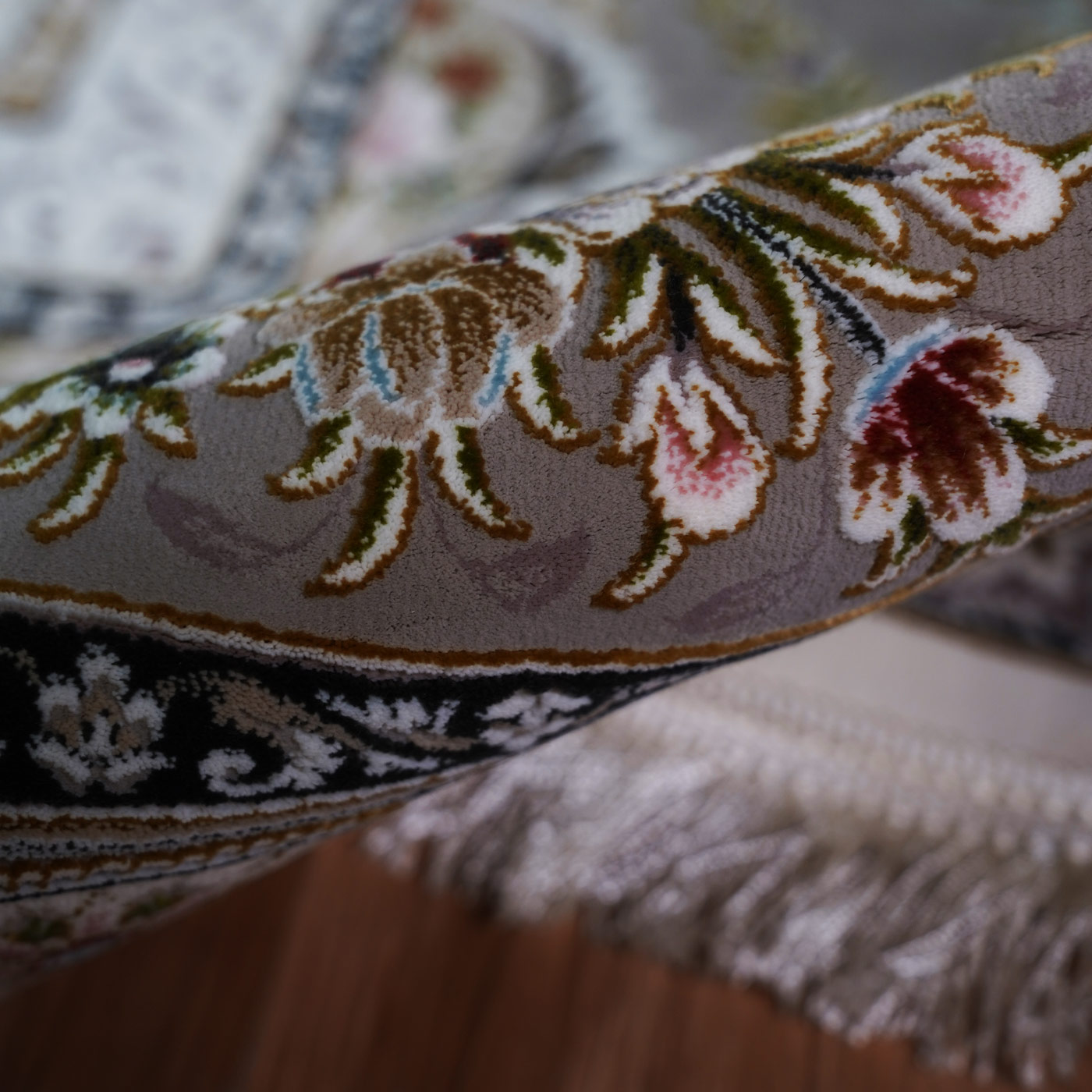 فرش ماشینی 1500 شانه تراکم 4500 برجسته طرح دیار کرم