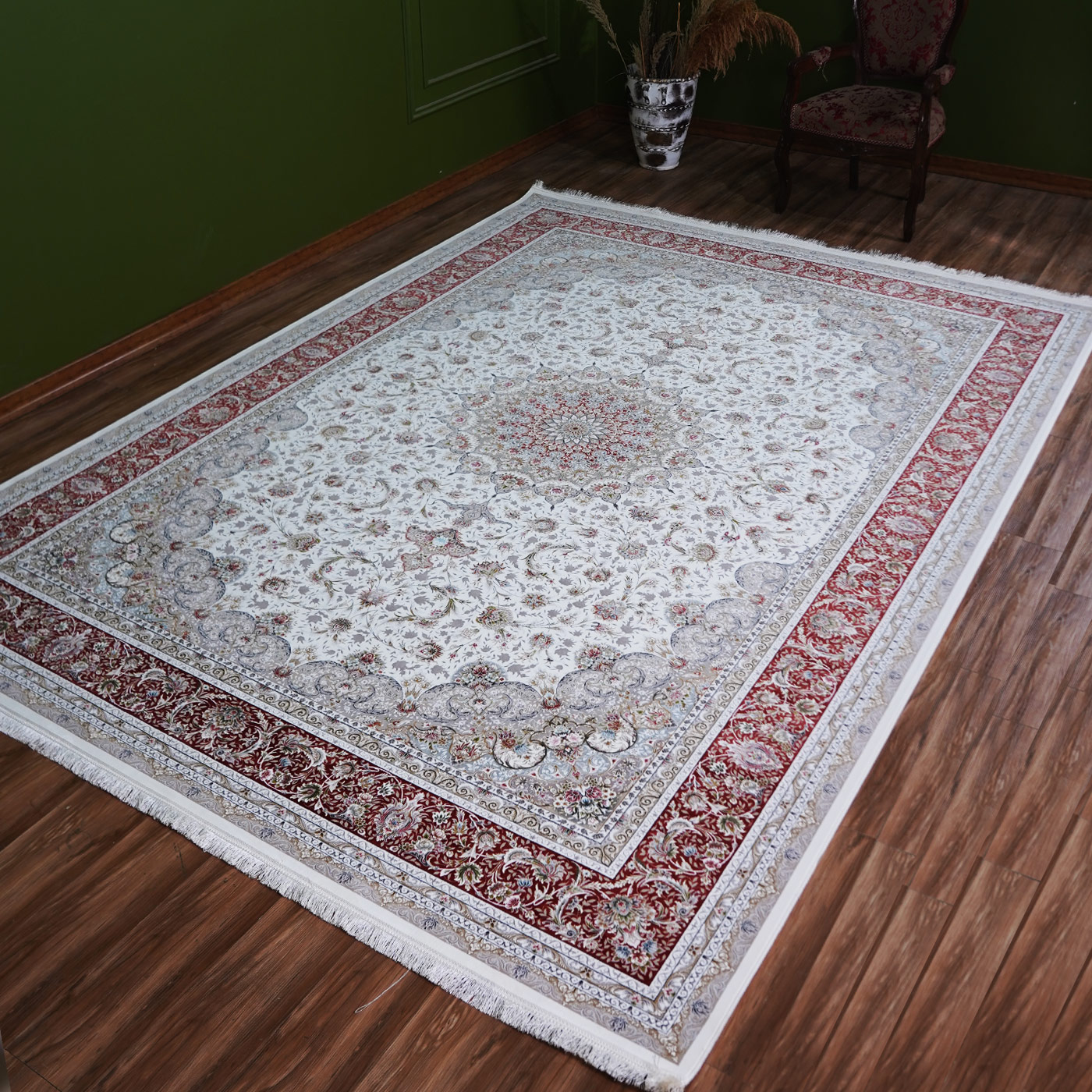 فرش ماشینی 1500 شانه تراکم 4500 برجسته طرح فروغ کرم حاشیه گلبهی