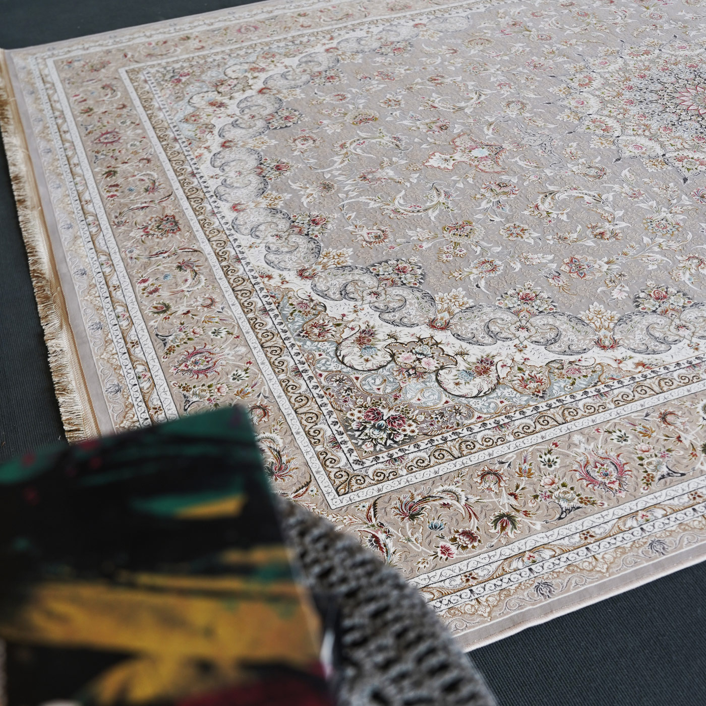 فرش ماشینی 1500 شانه تراکم 4500 برجسته طرح فروغ صدفی