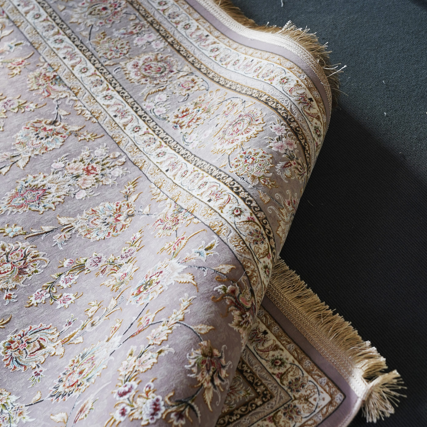 فرش ماشینی 1500 شانه تراکم 4500 برجسته طرح هدا یاسی طلایی